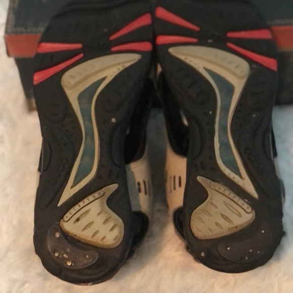 Walking Sandals with adjustable closure - Picture 4 of 5